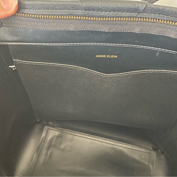 Anne Klein Sophisticated Black Leather Tote Bag with Minimalist Design 12.5"x15" - Picture 7 of 12
